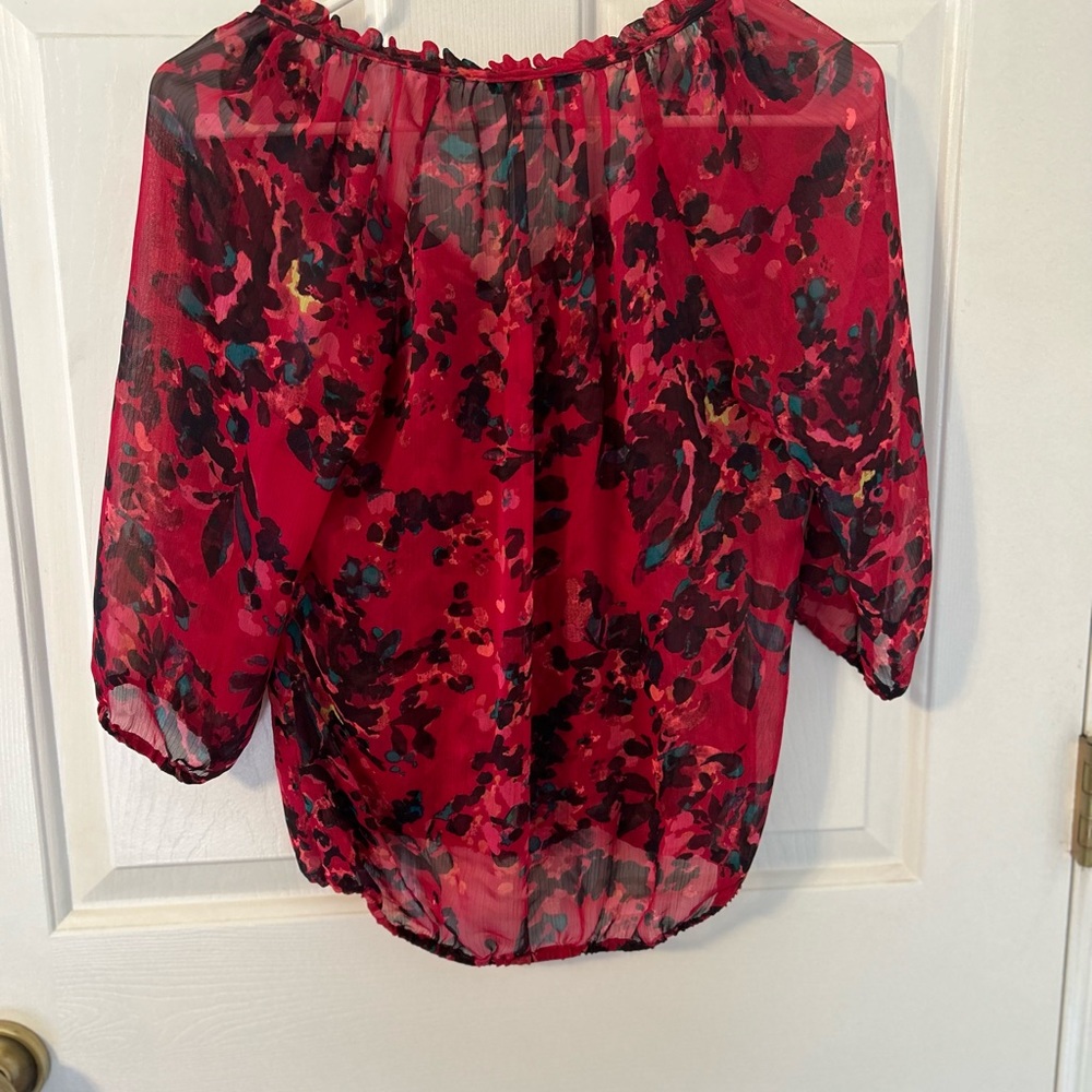 Express Sheer Top - Picture 2 of 3